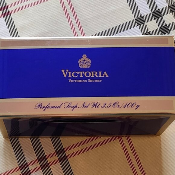Victoria's Secret Victoria Perfumed Bar Soap 3.5 oz Rare - Picture 1 of 5